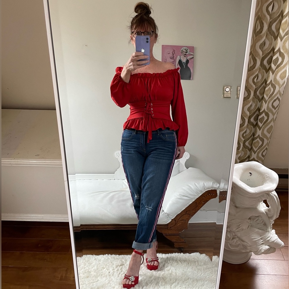 NWOT BLUE DENIM JEANS RED WHITE STRIPES DISTRESSED RIPPED WORN BOYFRIEND